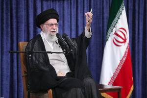 ملت با جهتگیریهای گوناگون سیاسی و وزن متفاوت مذهبی پای ایران عزیز ایستاد / خداوند نصرت ملت ایران را تضمین کرده است