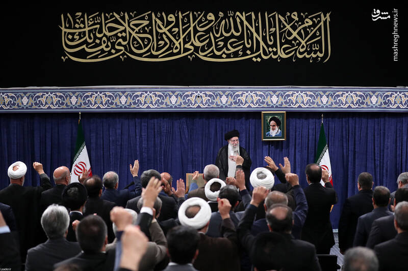 ملت با جهتگیریهای گوناگون سیاسی و وزن متفاوت مذهبی پای ایران عزیز ایستاد / خداوند نصرت ملت ایران را تضمین کرده است 3
