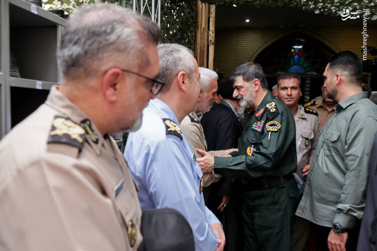 عکس/ حضور شخصیتها در مراسم گرامیداشت شهدای اقتدار ارتش