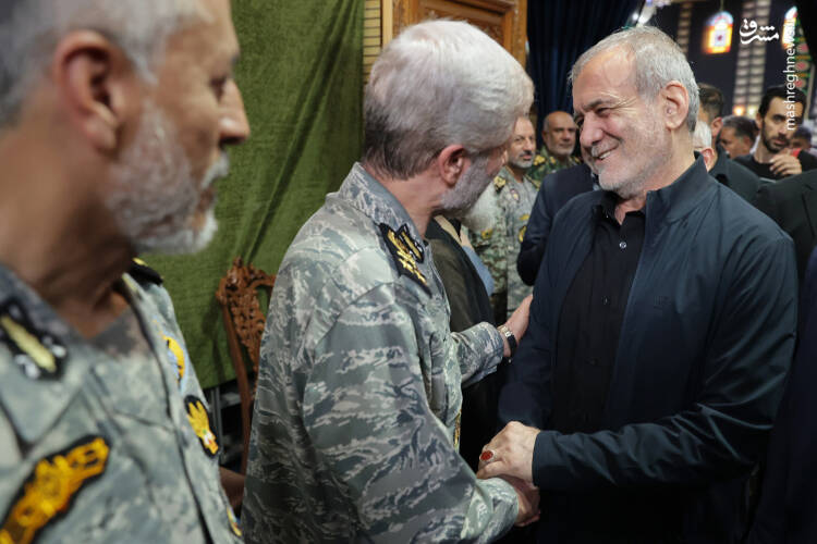 عکس/ حضور شخصیتها در مراسم گرامیداشت شهدای اقتدار ارتش