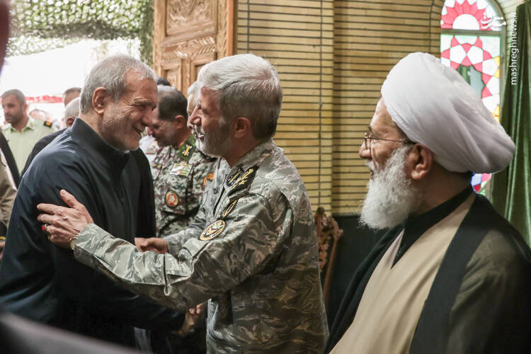 عکس/ حضور شخصیتها در مراسم گرامیداشت شهدای اقتدار ارتش