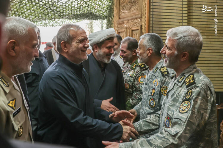 عکس/ حضور شخصیتها در مراسم گرامیداشت شهدای اقتدار ارتش