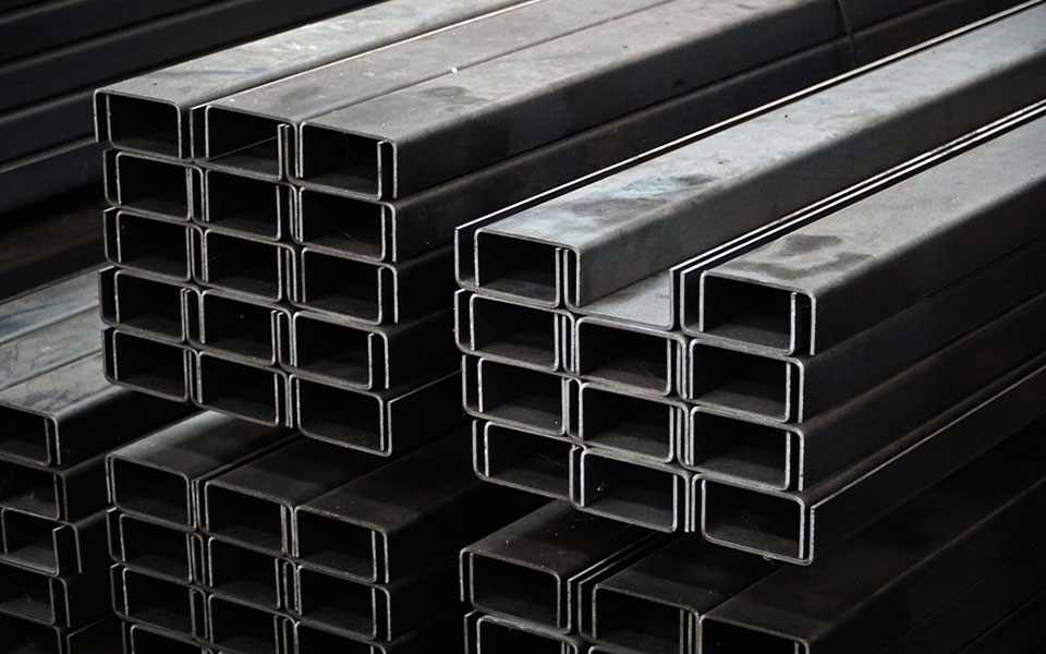 همه آنچه باید درباره سایز و جنس و قیمت ناودانی بدانید