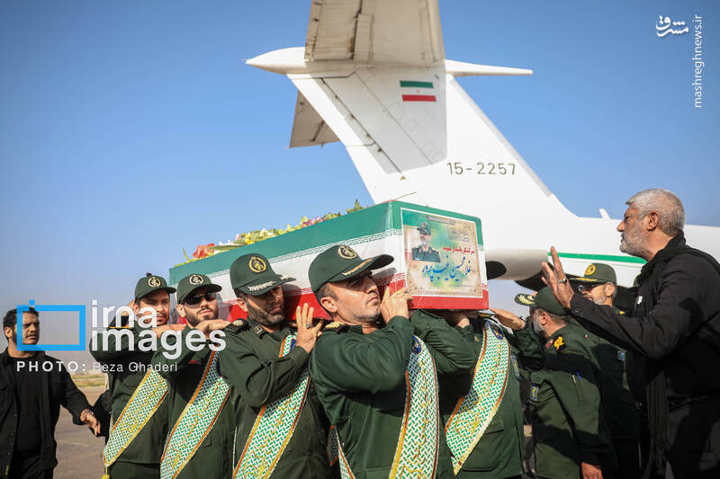 عکس/ استقبال از پیکر سردار شهید غلامحسین غیب پرور