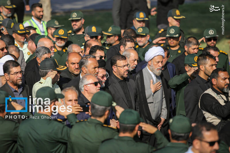 عکس/ استقبال از پیکر سردار شهید غلامحسین غیب پرور