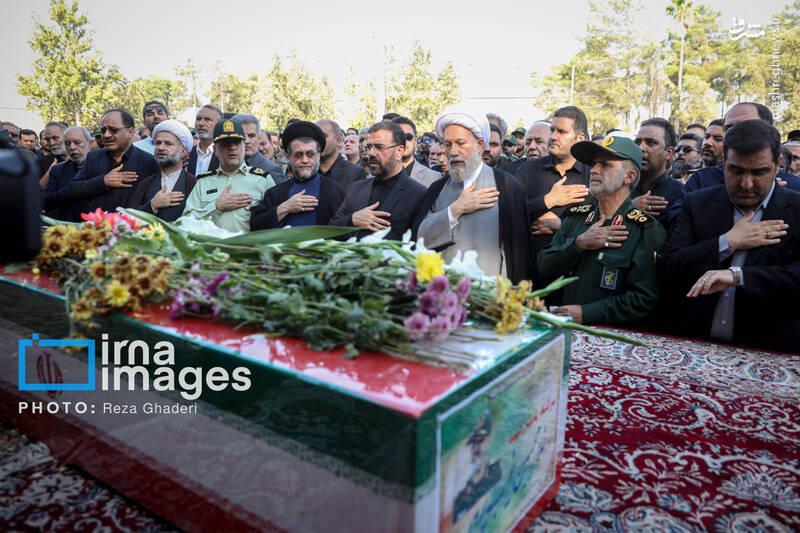 عکس/ استقبال از پیکر سردار شهید غلامحسین غیب پرور