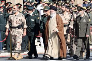 فیلم / نقل قول یک فرمانده نظامی از رهبر انقلاب
