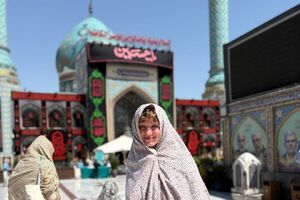 پوشش خبرنگاران زن خارجی در امامزاده صالح