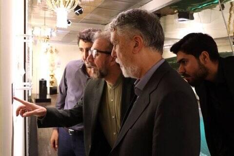 قدردانی وزیر فرهنگ از کتابخانه و موزه ملک 3