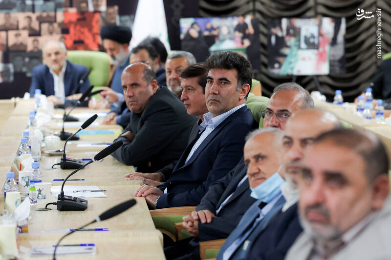 عکس / نشست پزشکیان با رئیس و معاونین بنیاد شهید 7