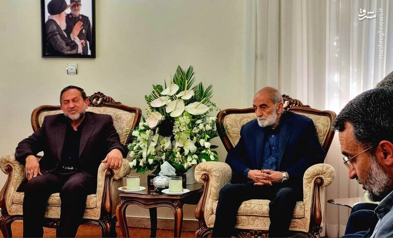 عکس/ دیدار جمعی از مدیران رسانههای کشور با خانواده شهید سلامی