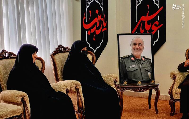 عکس/ دیدار جمعی از مدیران رسانههای کشور با خانواده شهید سلامی