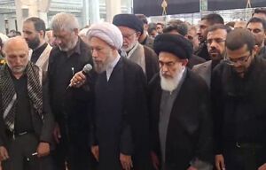 اقامه نماز بر پیکر شهید غیب‌پرور