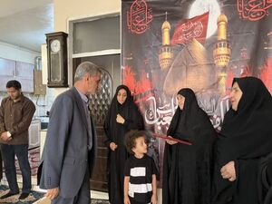 دیدار دکتر نوروزی با خانواده یکی از شهدای جنگ 12 روزه