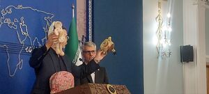 عکس / حضور برادر دانشمند هسته‌ای شهید «صدیقی صابر» در وزارت خارجه