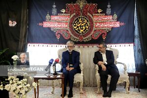 فیلم/ حضور حدادعادل در منزل شهید طهرانچی