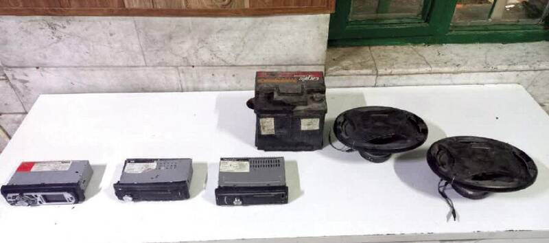 حراج کیک و ویفر فاسد در خیابان + عکس | آنها را از ضایعاتفروشی خریدم!