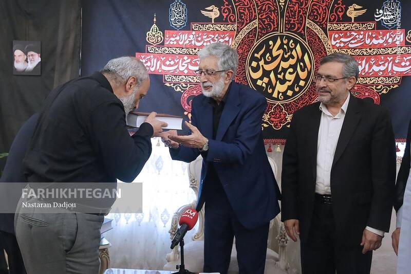 عکس / دیدار حداد عادل با خانواده شهید دکتر طهرانچی 20