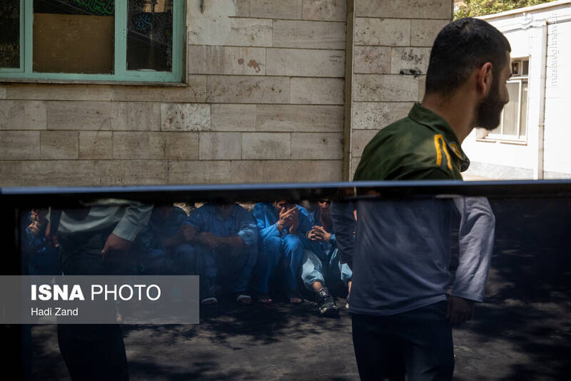 عکس / دستگیری سارقان خشن تهران 25