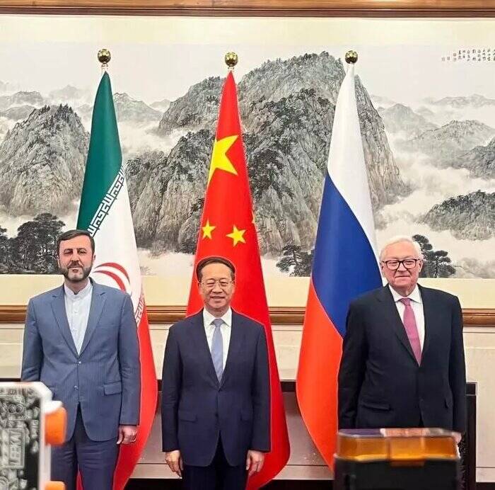هم‌صدایی تهران، مسکو و پکن علیه «اسنپ‌بک»