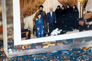 عکس/ دیدار شهید سپهبد رشید و خانواده با شهید نصرالله