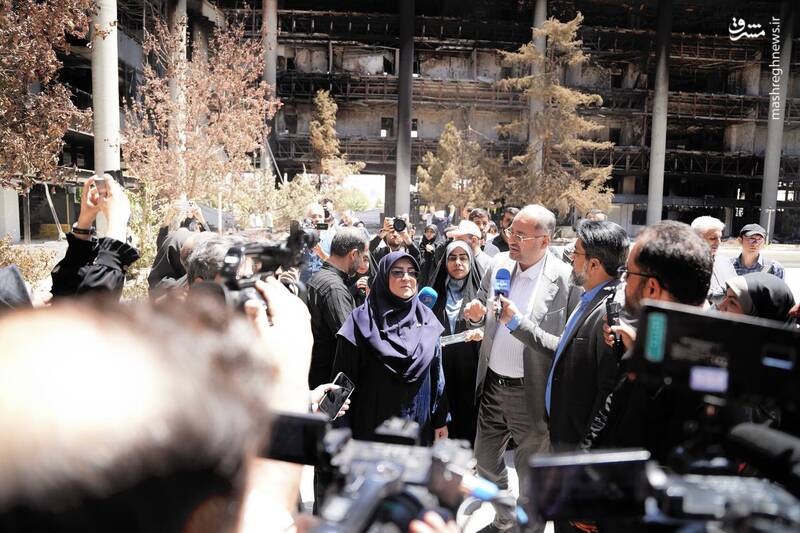 عکس/ بازدید مهاجرانی از ساختمان شیشهای صداوسیما