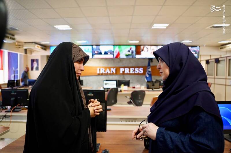 عکس/ بازدید مهاجرانی از ساختمان شیشهای صداوسیما