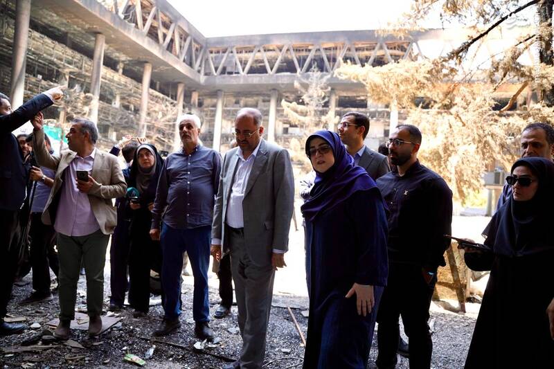 عکس/ بازدید مهاجرانی از ساختمان شیشهای صداوسیما