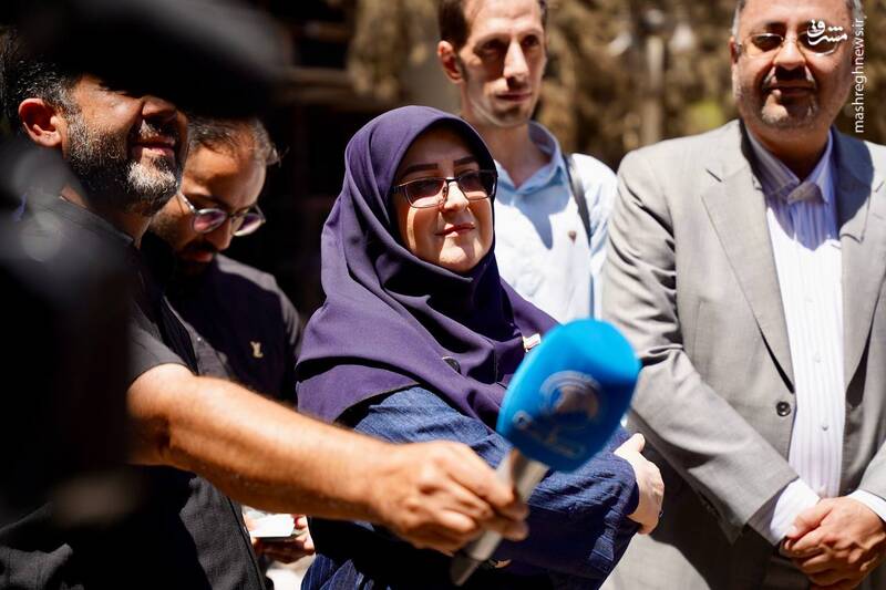 عکس/ بازدید مهاجرانی از ساختمان شیشهای صداوسیما