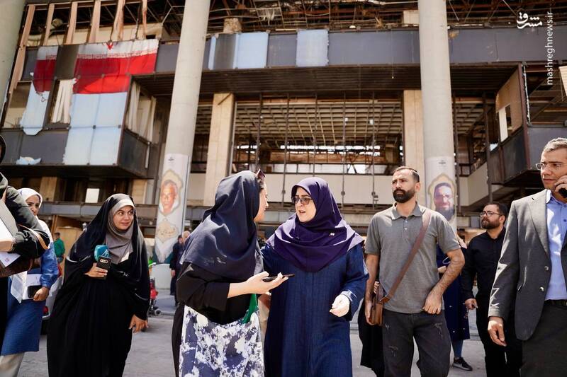 عکس/ بازدید مهاجرانی از ساختمان شیشهای صداوسیما