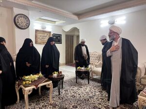 حضور نماینده ولیفقیه در منزل مرحوم آیتالله نعیمآبادی / بزرگداشت عضو فقید خبرگان در دامغان + عکس