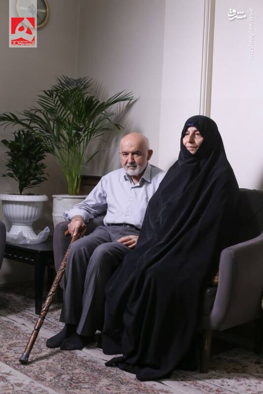 تصاویری از مرحوم احمد توکلی در جمع خانواده