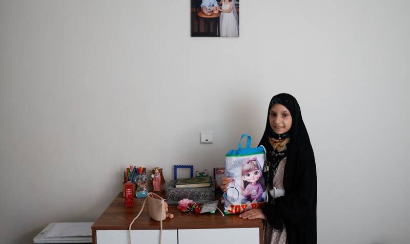 فیلمبردار با دیدن این صحنه دوربین را زمین گذاشت