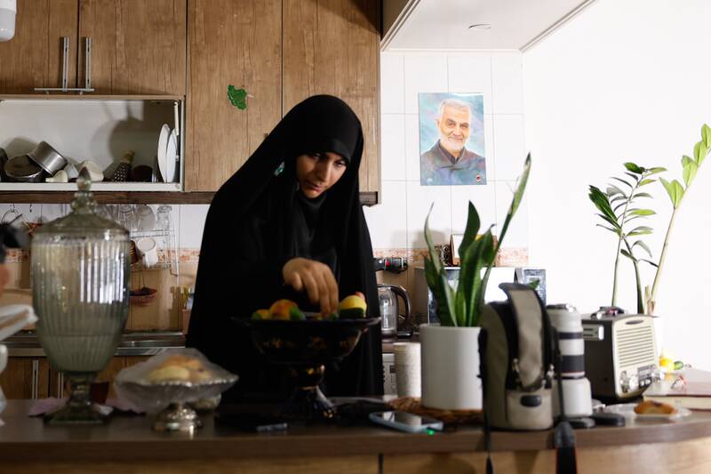 فیلمبردار با دیدن این صحنه دوربین را زمین گذاشت