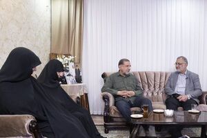 دیدار زاکانی با خانواده شهیدان «سردار محقق» و «منصورهزارجریبی»
