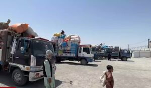 فیلم‌/ خروج اثاثیه اتباع افغان‌ از مرز ماهیرود