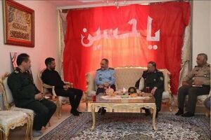 عکس/ دیدار وزیر دفاع با خانواده شهید ربانی