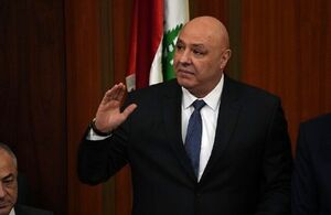 فیلم/ فلافل خوری رئیس جمهور لبنان در خیابان‌های بیروت