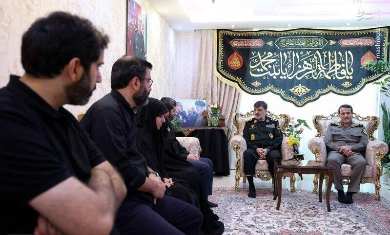 سردار رادان با خانواده شهید شادمانی دیدار کرد/ خاطره فرمانده کل انتظامی کشور از آخرین تماس تلفنی با سپهبد شادمانی