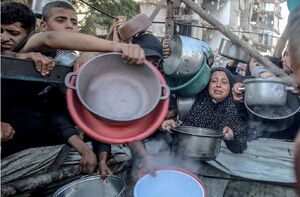 صف‌های طولانی فقط برای یک کاسه سوپ!