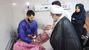 عیادت نماینده رهبری از مجروحان حادثه تروریستی زاهدان + عکس