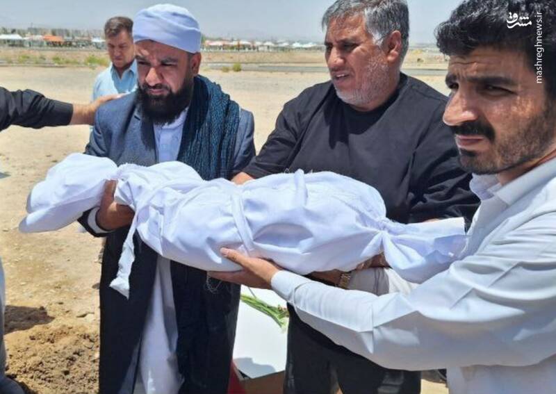 خاکسپاری پیکر شهید نوزاد حادثه تروریستی زاهدان + عکس 3