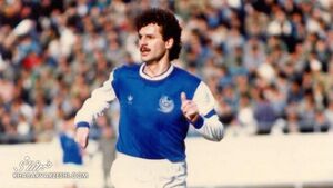 روزی که ستاره فقید استقلال برای بازی و مترجمی به پرسپولیس رفت! + عکس