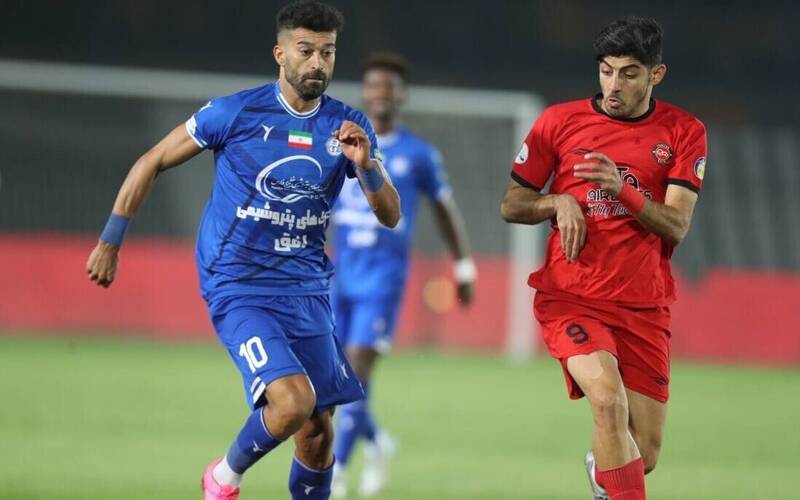 تراکتور و استقلال دور از تبریز اما با تماشاگر