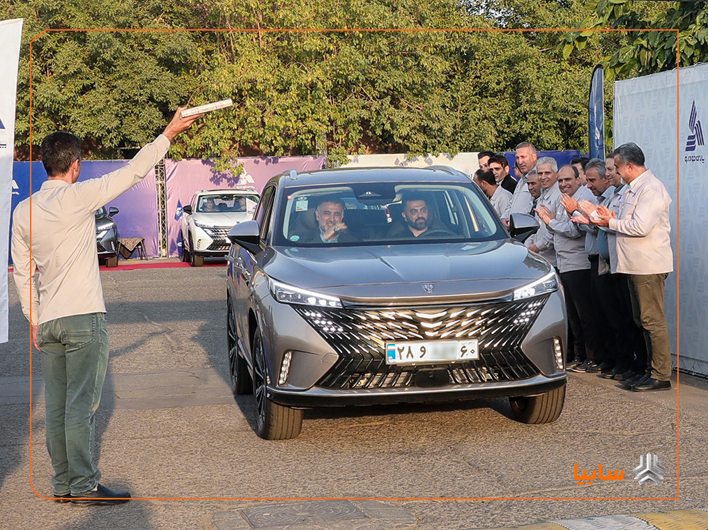 تحویل خودرو رووی eRX5 آغاز شد