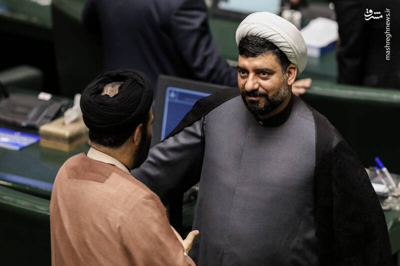 عکس / حضور وزیر ارشاد در صحن علنی مجلس 36
