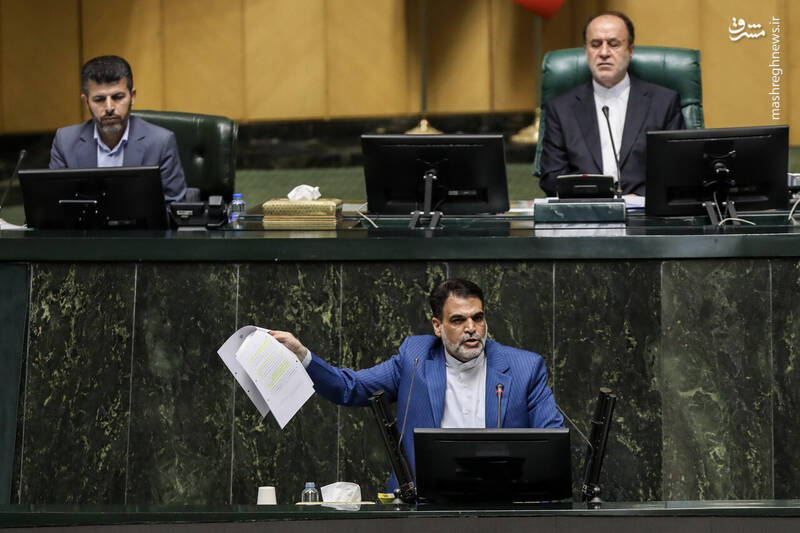 عکس / حضور وزیر ارشاد در صحن علنی مجلس 25