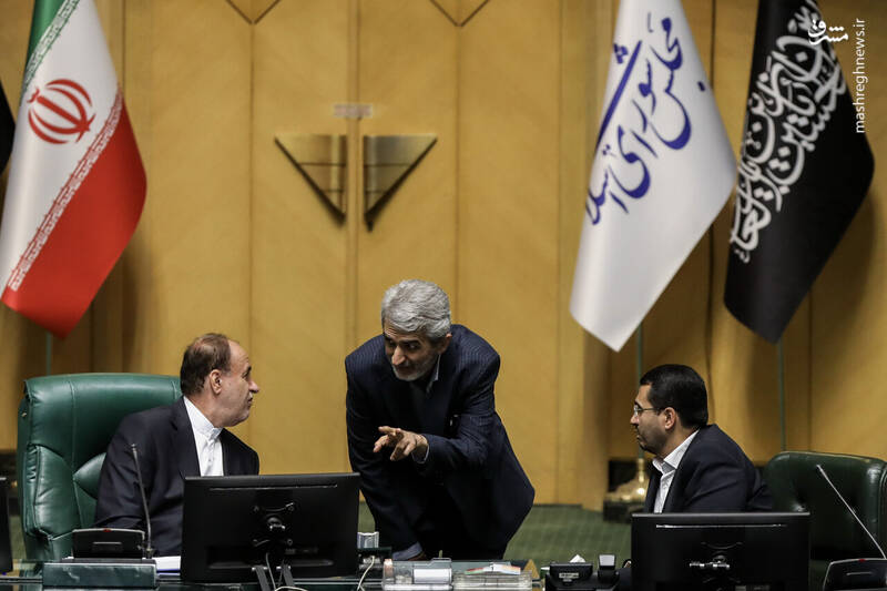 عکس / حضور وزیر ارشاد در صحن علنی مجلس 23