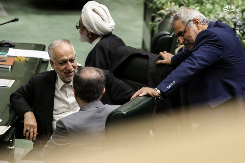 عکس / حضور وزیر ارشاد در صحن علنی مجلس 18