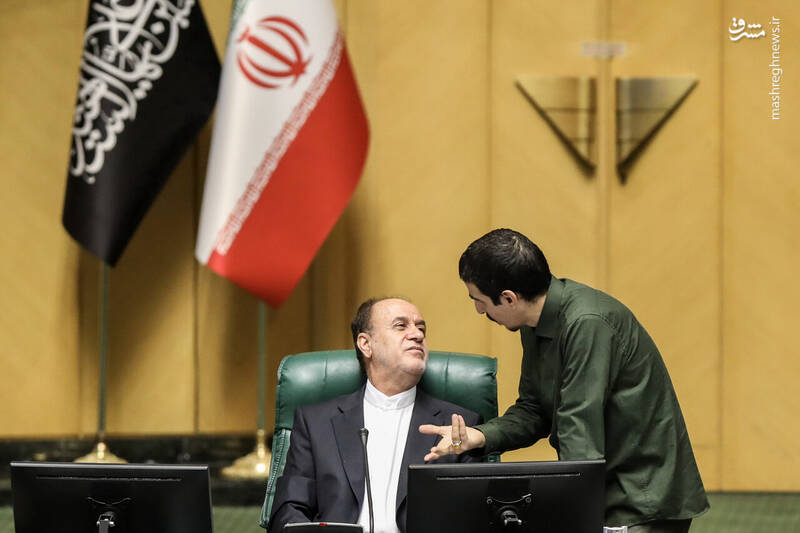 عکس / حضور وزیر ارشاد در صحن علنی مجلس 13